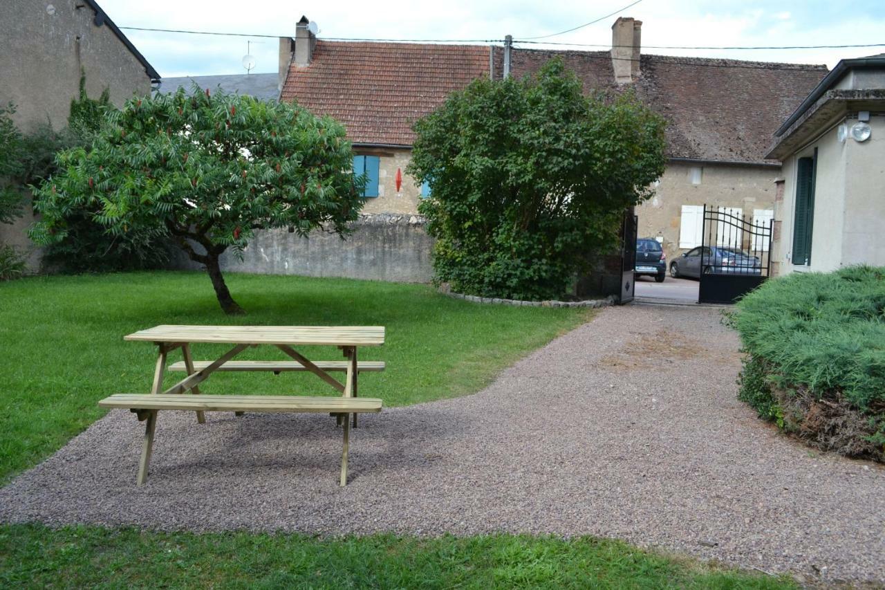 Appartement Passe Partout Lucenay-l'Eveque Exteriér fotografie